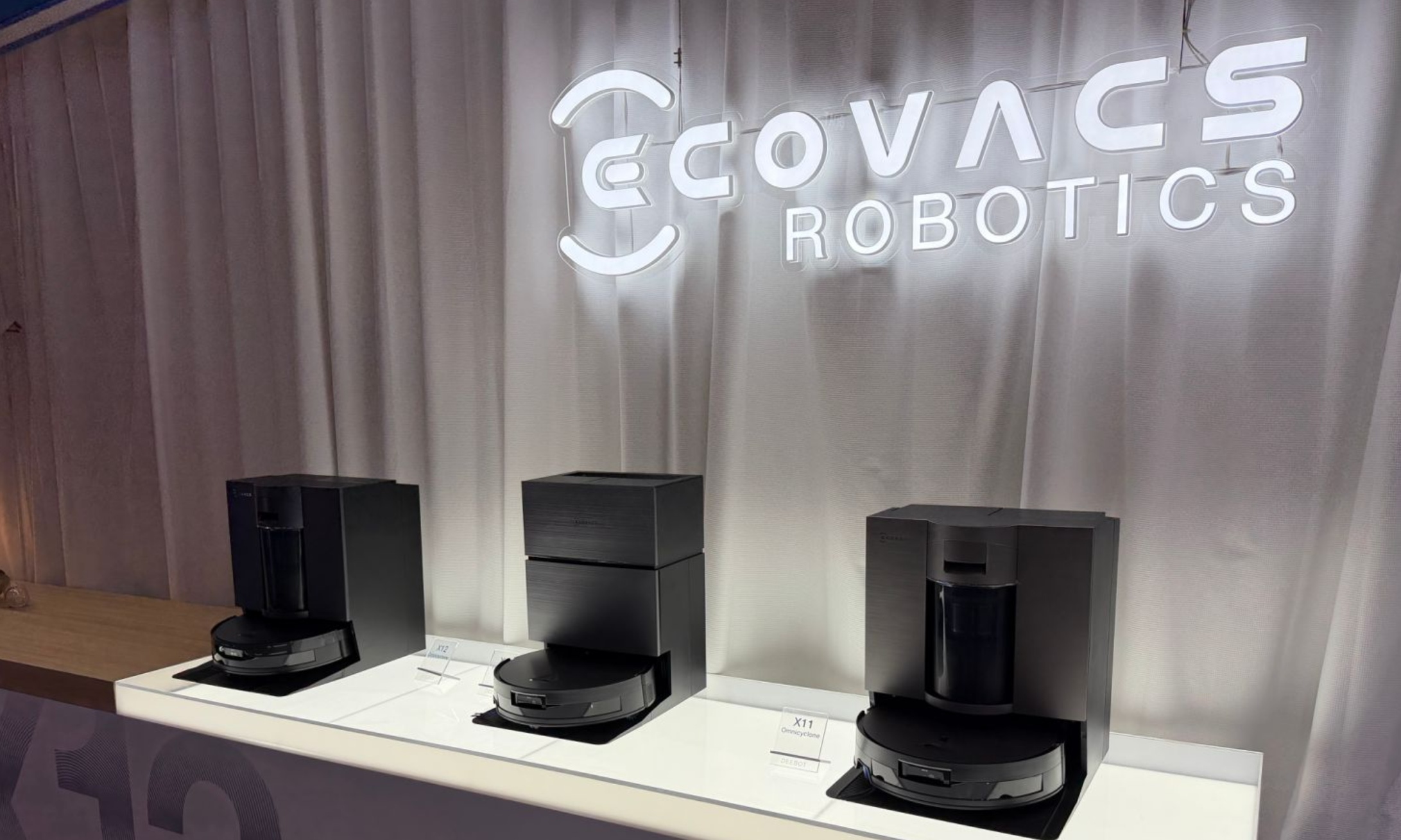 扫地、割草、陪玩：科沃斯CES2026展出「机器人全家桶」，全场景野心藏不住了