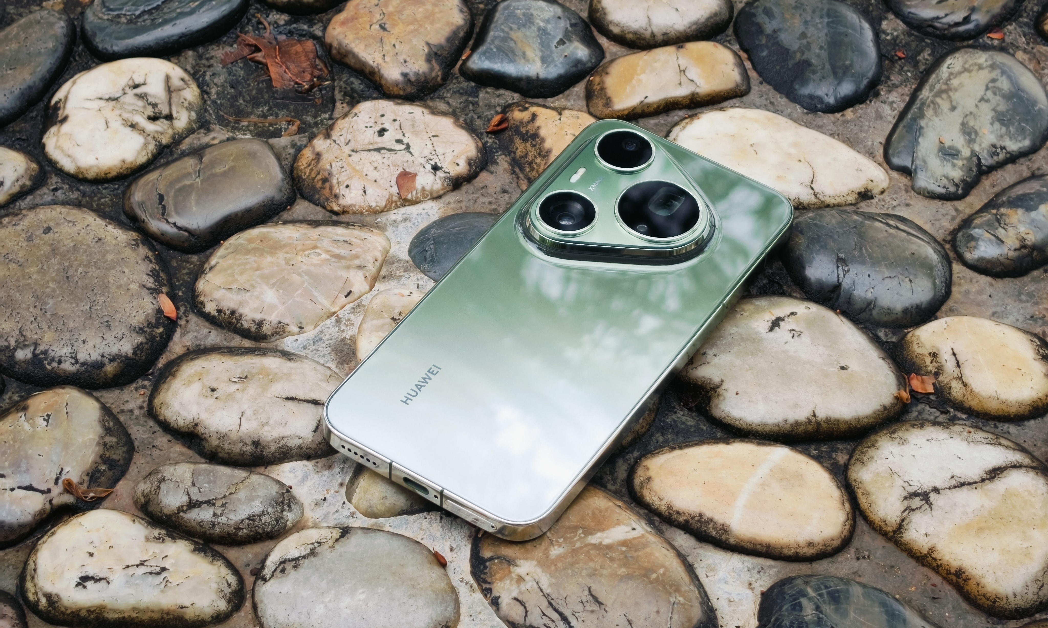 华为Pura 90 Pro Max体验：2 亿超大底无敌，但AI拍照才是真主角