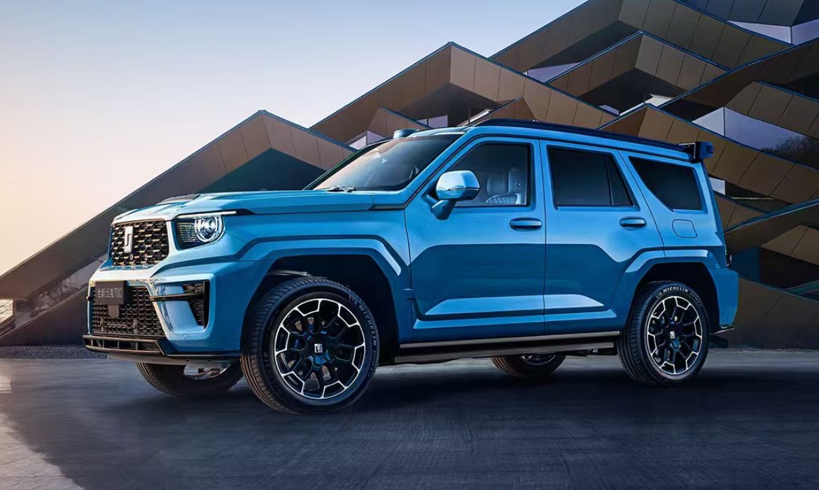 43.8万元起！长城坦克700发布：智驾、3.0T动力全都有