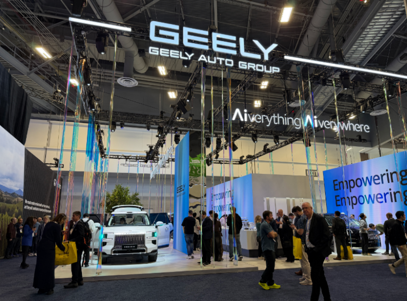 商店外的人群

AI 生成的内容可能不正确。