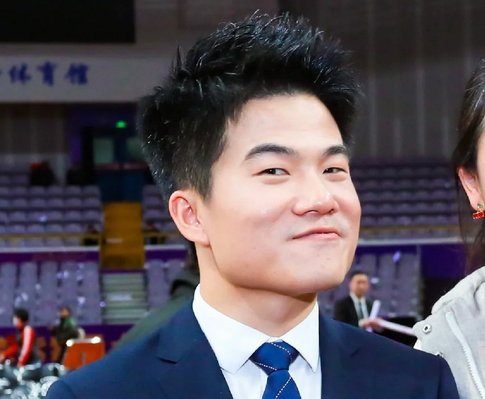 董宇辉成立新公司？赚了15亿后，他终于不装了