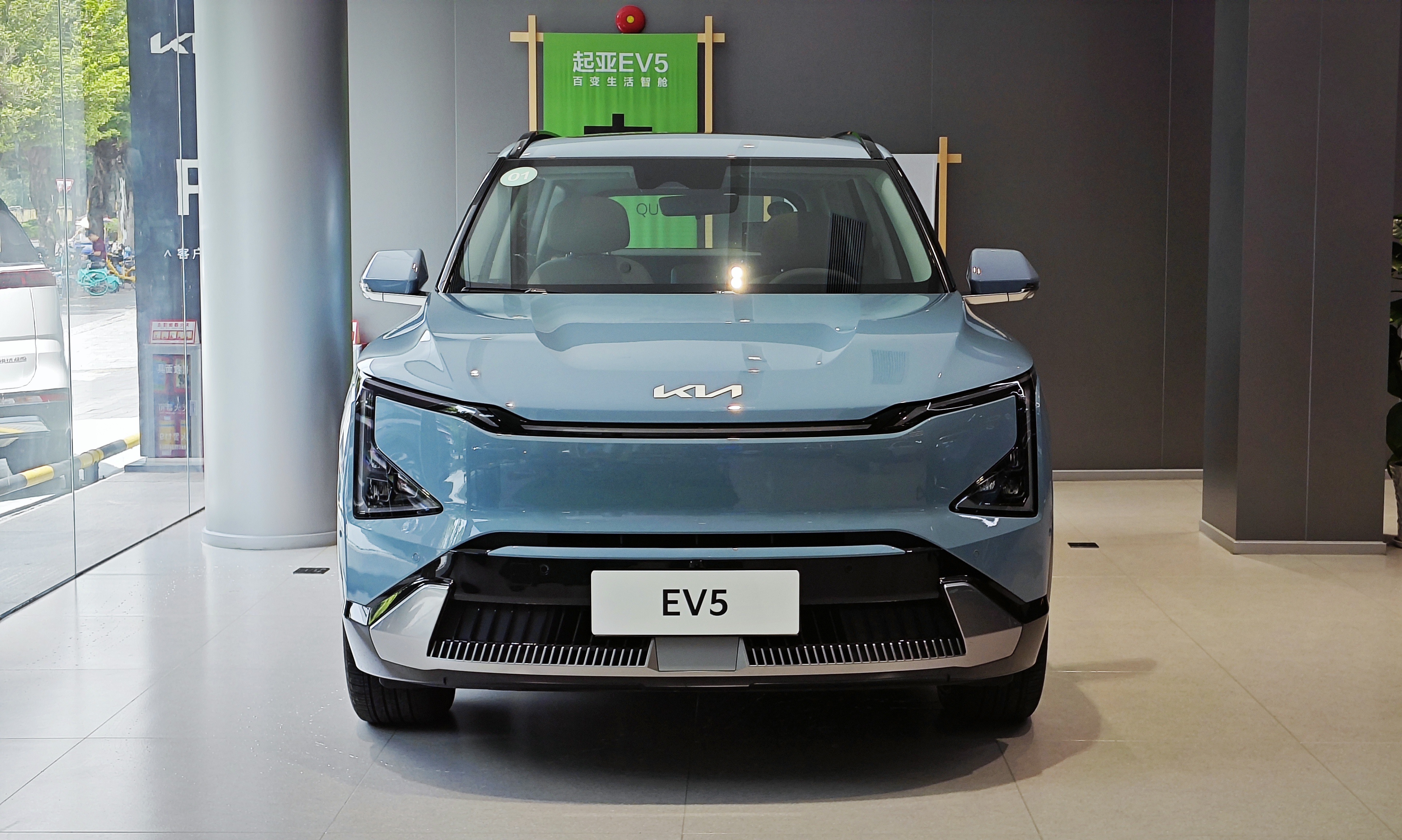 合资车企迎战新能源:一边推新车,一边狂降价
