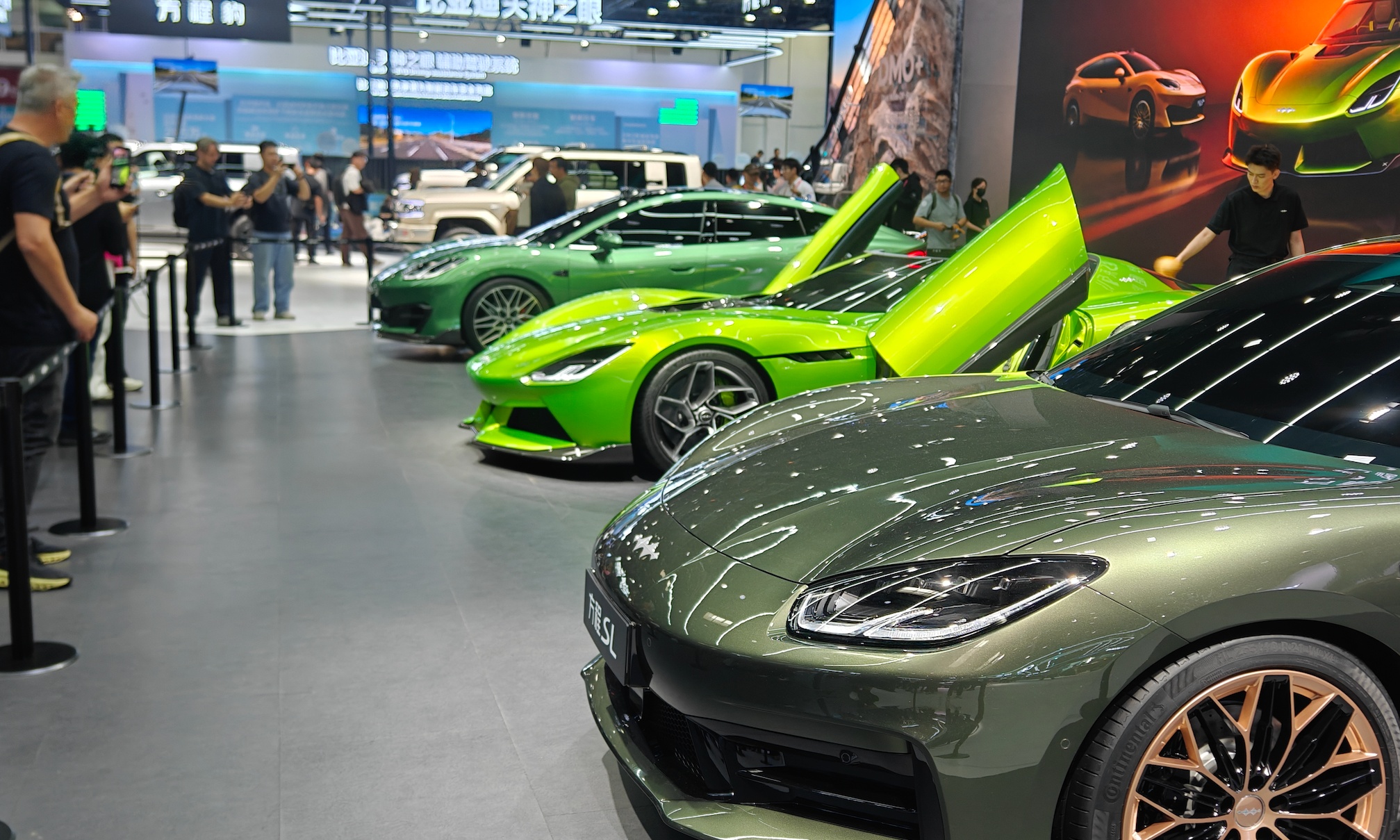 比亚迪豪气包馆！敞篷跑车、旗舰新车扎堆亮相，五大品牌集体亮剑