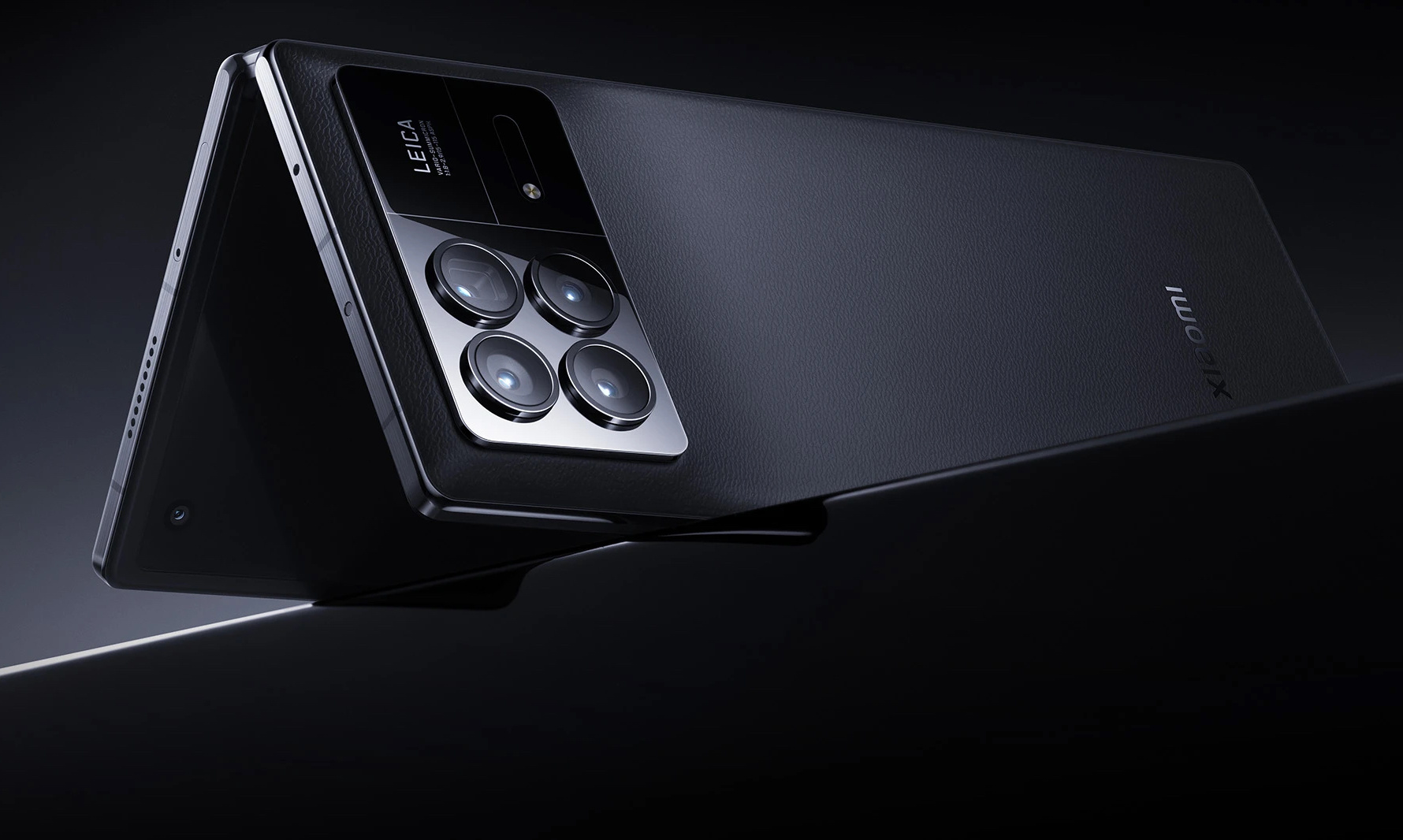 小米发文炮轰余承东，大厂互怼大战来到折叠屏领域