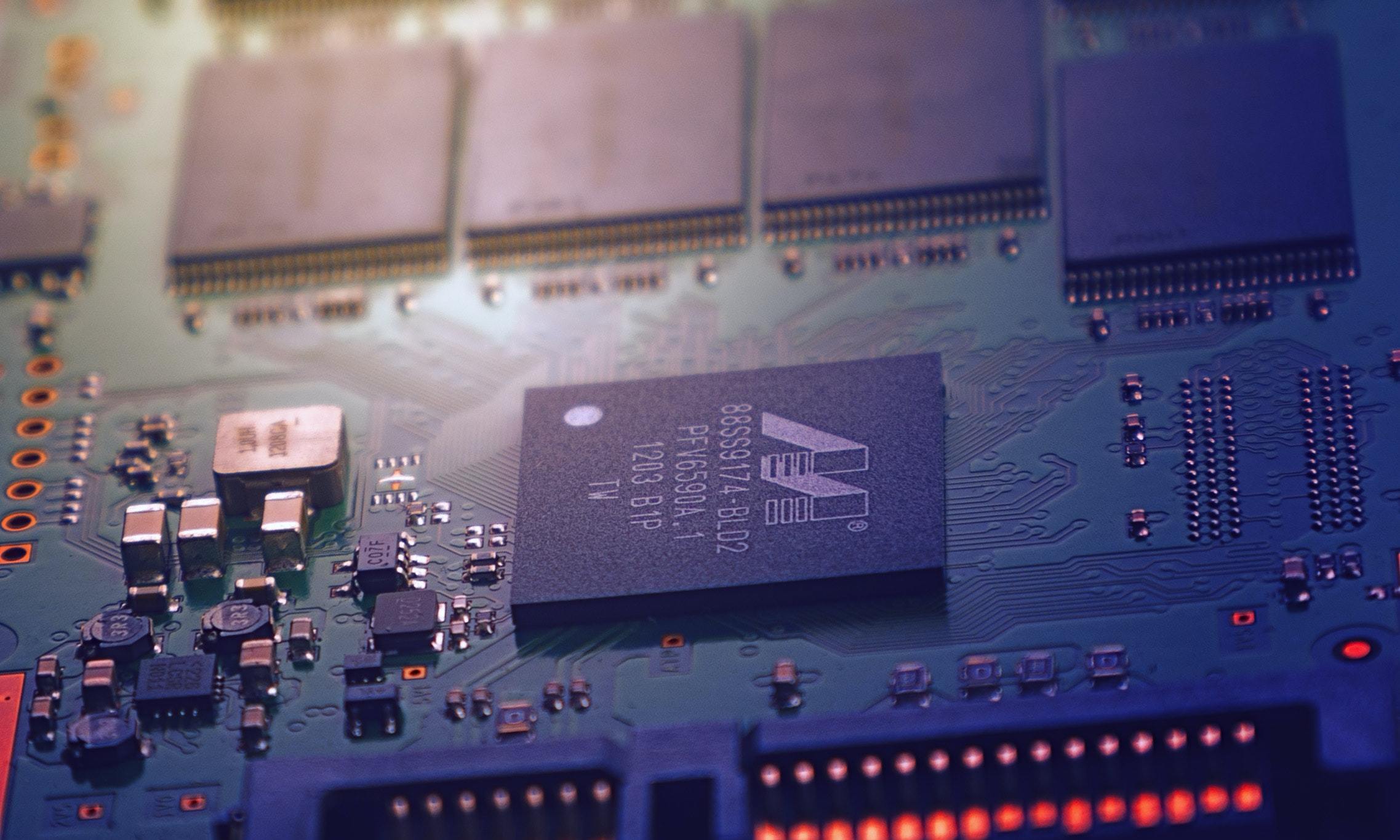 新能源汽车红利期已过?德州仪器四季度营收骤降:车规芯片需求低