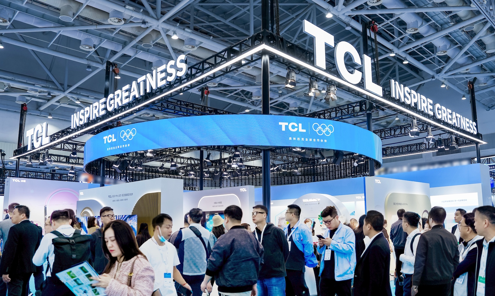 当AI浪潮席卷，制造业未来在哪里？TCL的答案是“向实”