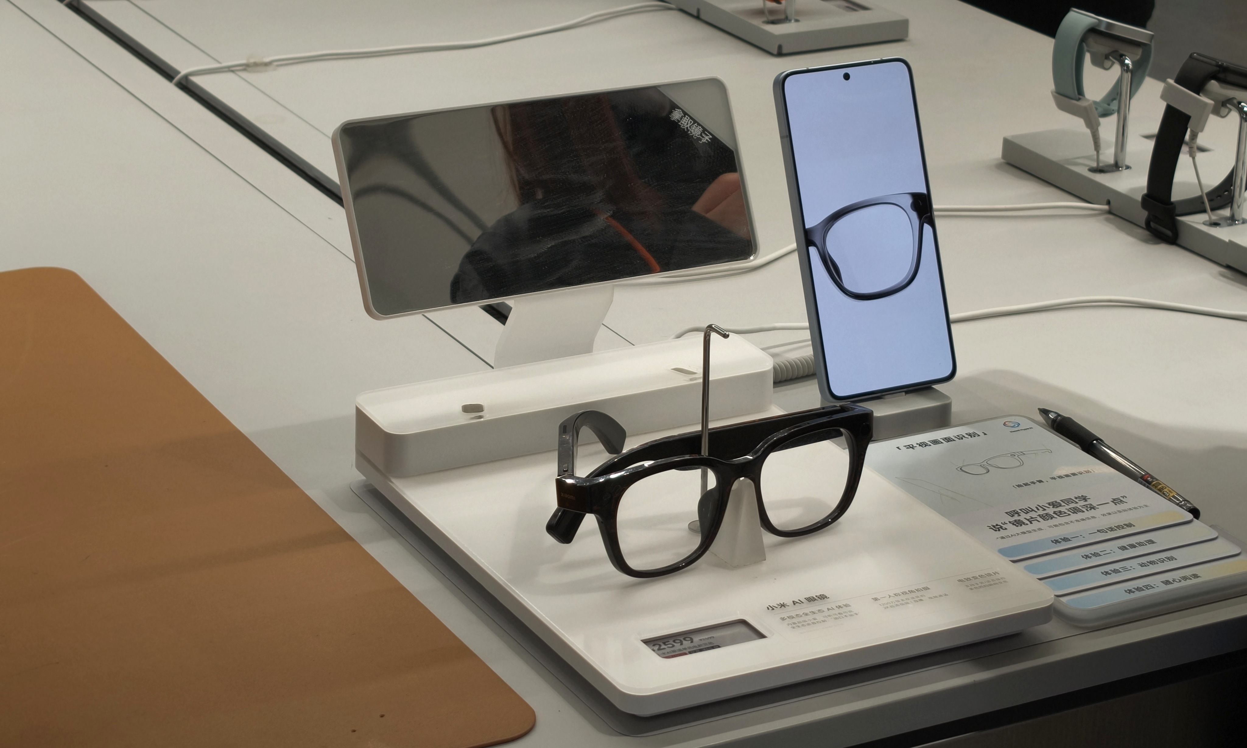 暴涨211%!2025年智能眼镜数据出炉:小米搅局,老牌如何突围?