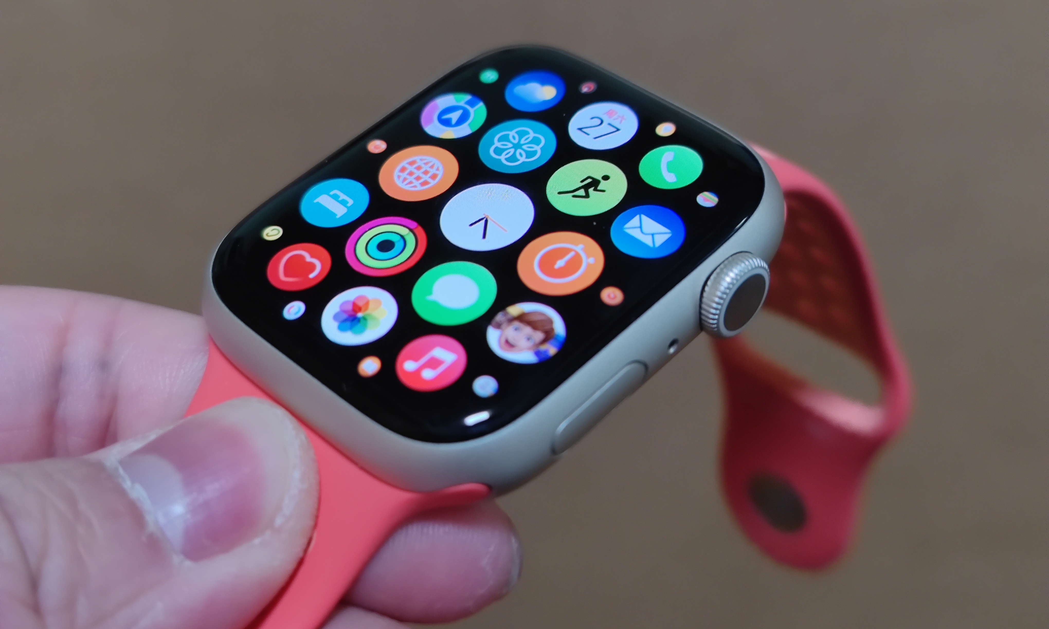 小天才儿童表可以加摄像头，但Apple Watch大可不必