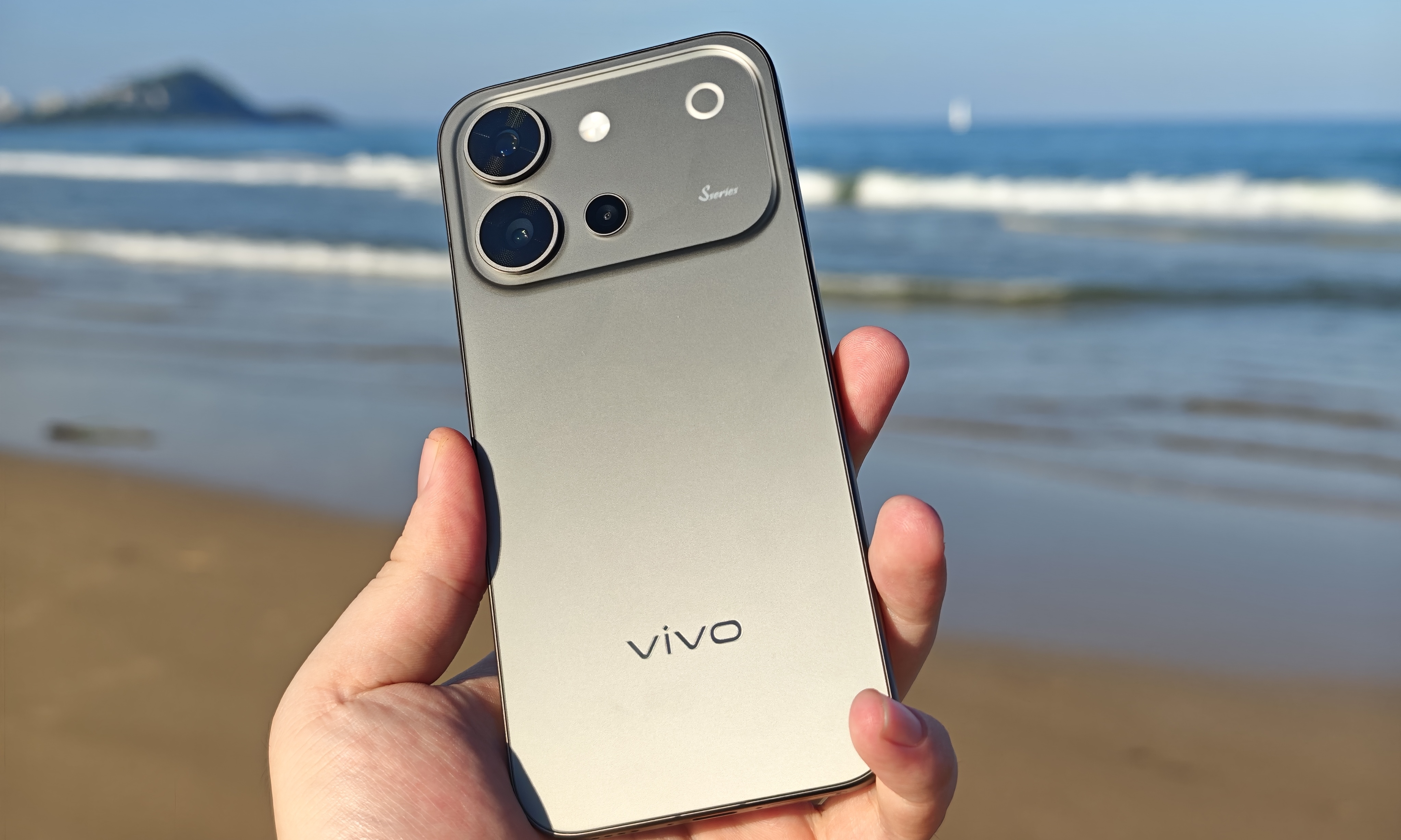 vivo S60首发评测：IMX921不算顶级，但「拍人」是真的强