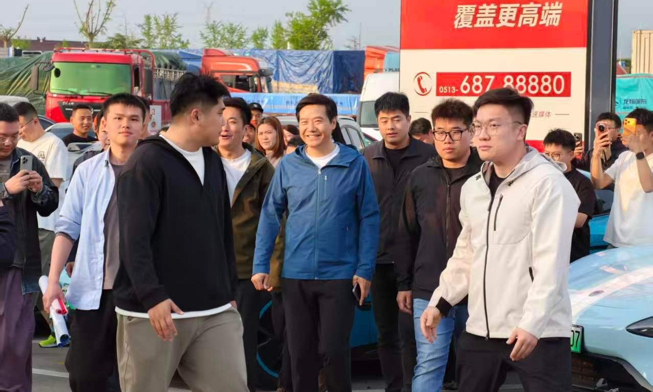 “雷军被堵车里维权”真相来了！小米高管放话：绝不放任