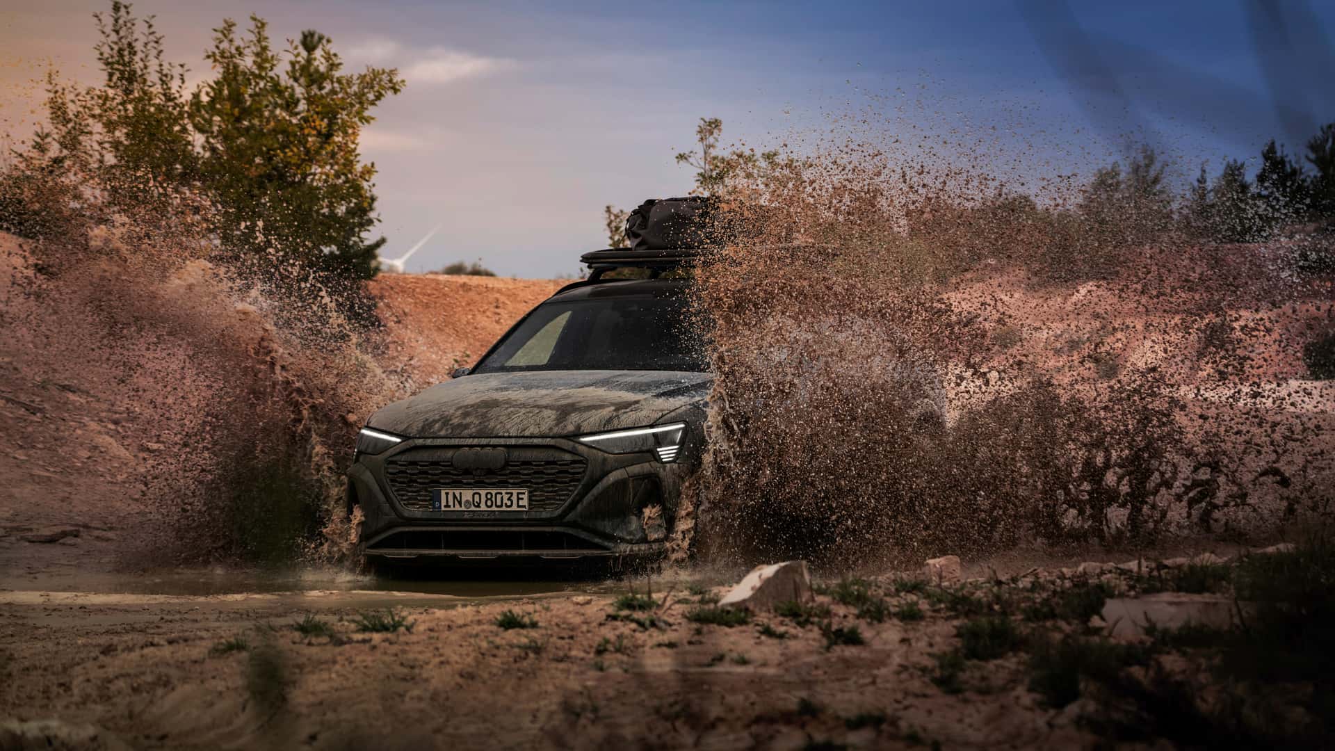 audi-q8-e-tron-edition-dakar (6).jpg