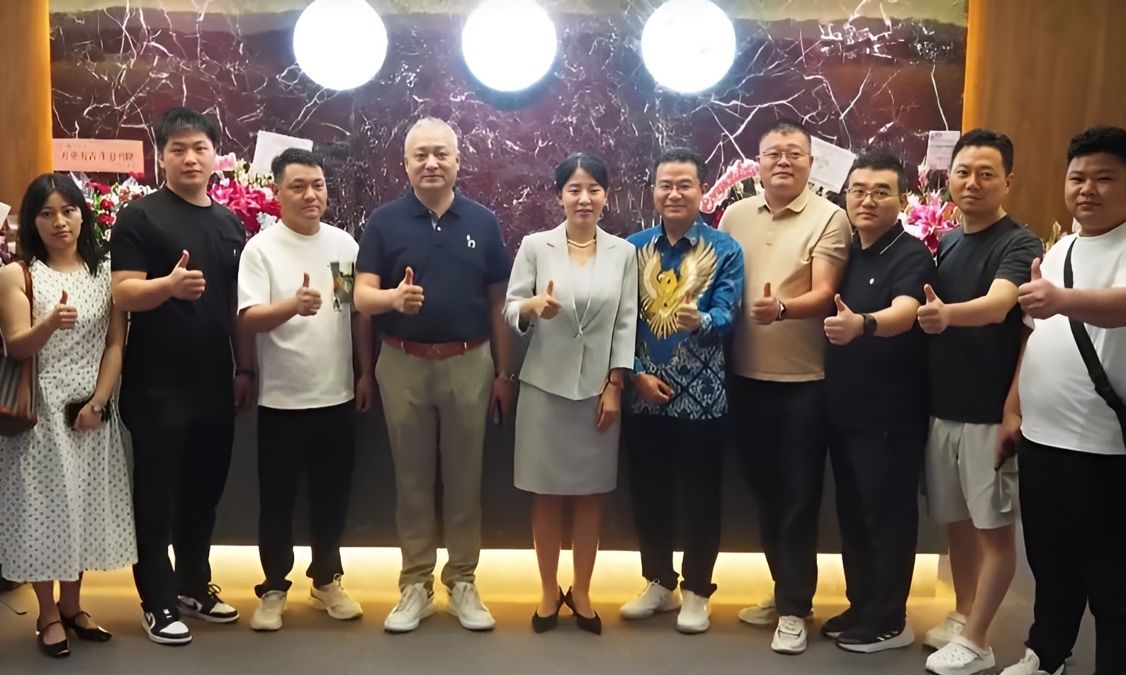 大瓜！金立前老板现身印尼创业，美女网红合伙人身份不简单