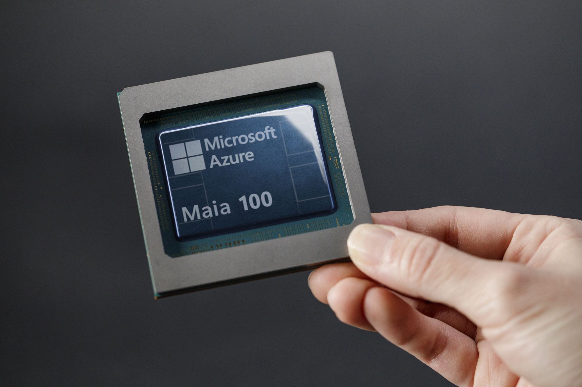 Microsoft-Azure-Maia-100-Cobalt-100-AI-Chips-_2.jpeg