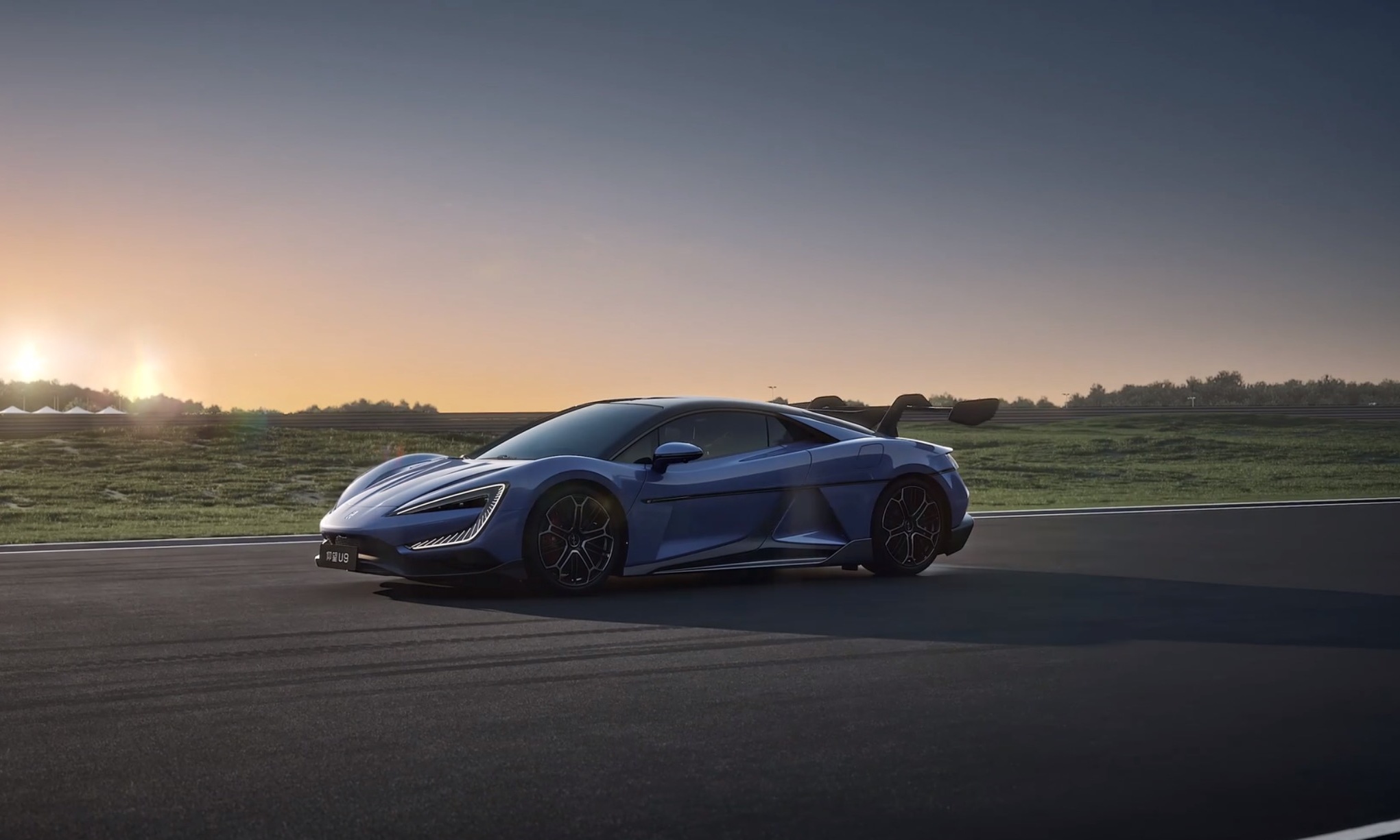 只要168万元，比亚迪圆你「电动AMG梦」