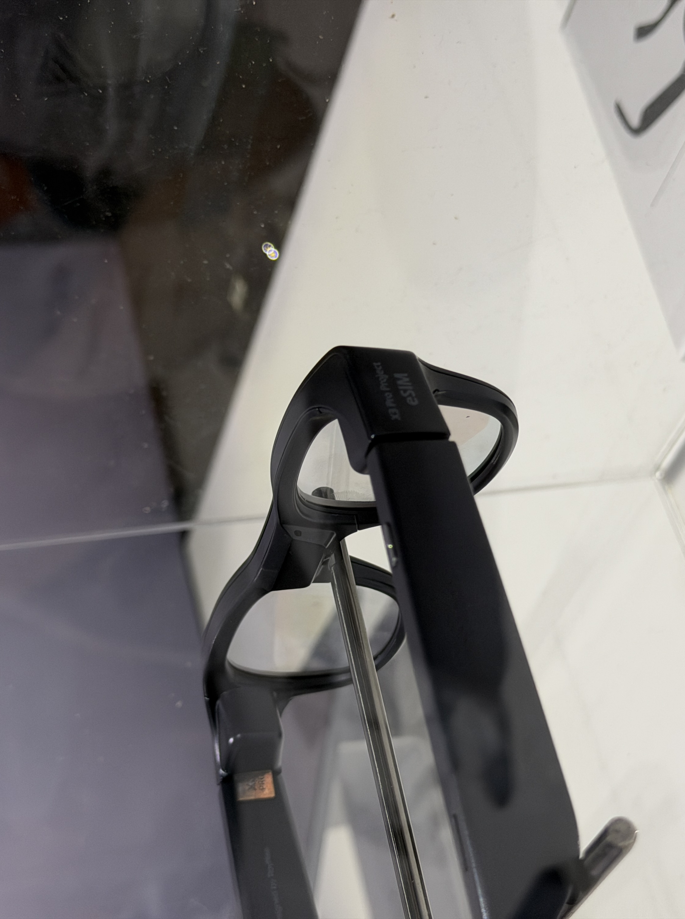 终于上桌吃饭！AI眼镜分野于CES：独立重要智能体更重要(图3)