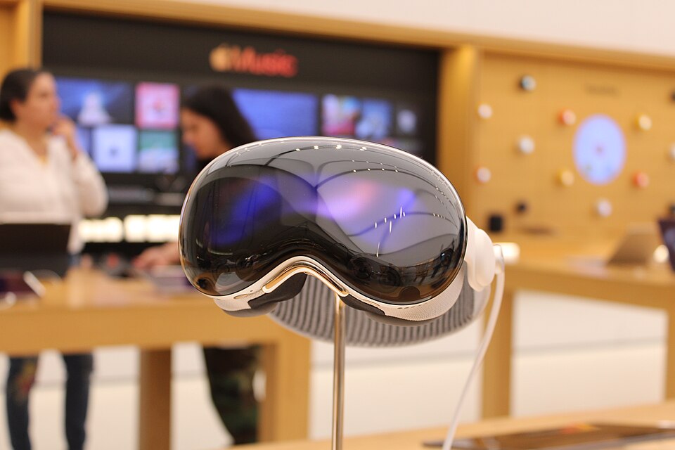 开年第一炸：VisionPro被曝半停产「空间计算」故事讲不下去了？(图1)