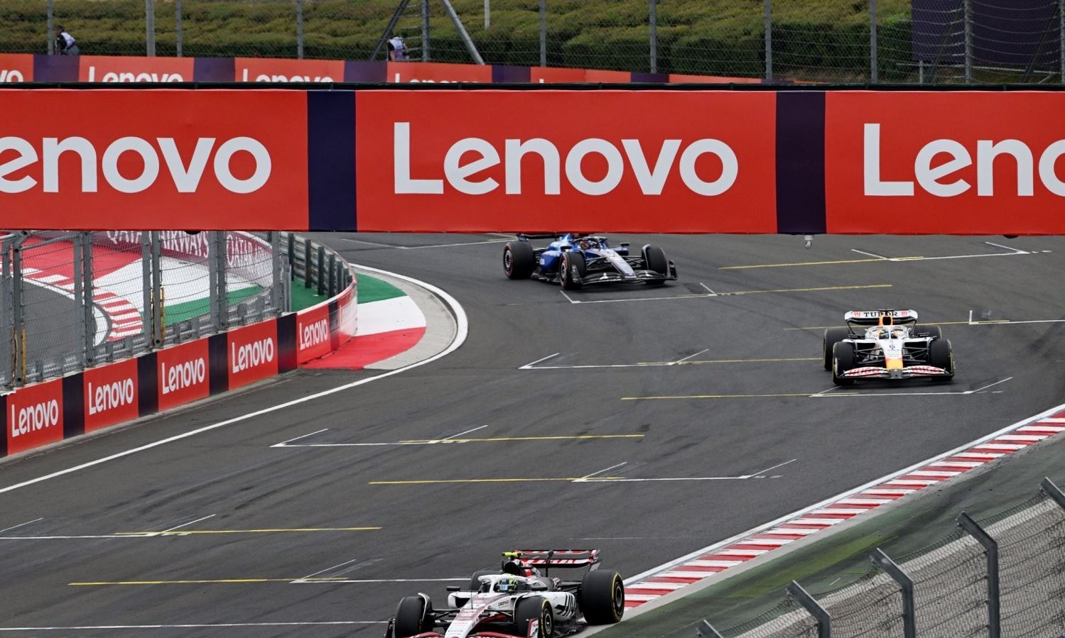 智慧科技赋能竞速之巅，联想硬核保障F1®全速驰骋