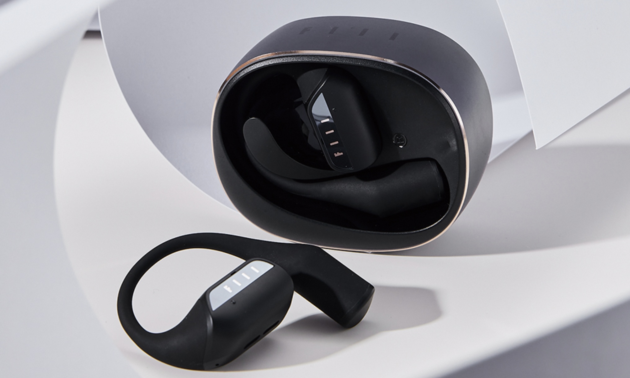 开放式耳机迎来内卷时刻，谁能先找到前进的道路？