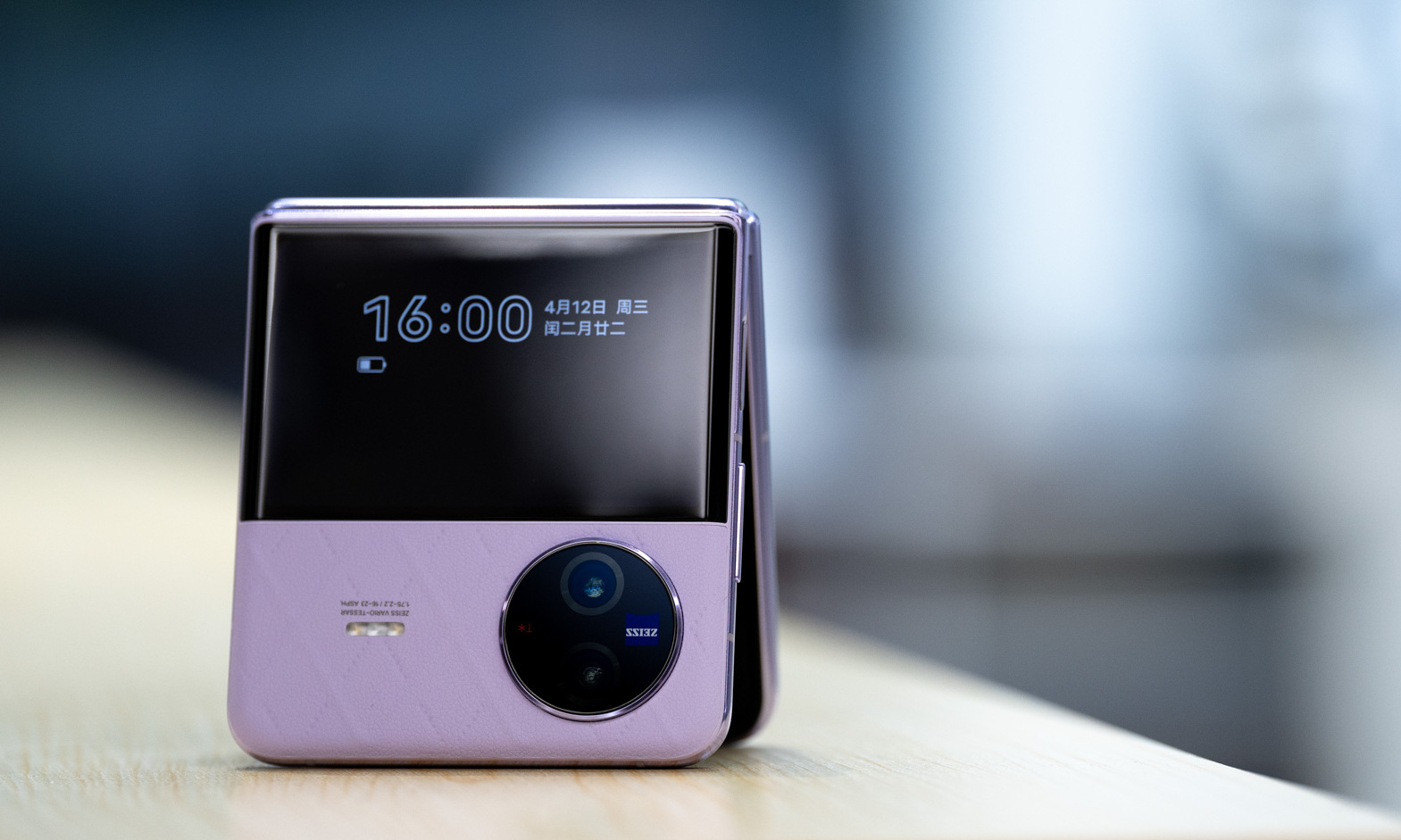 vivo X Flip图赏：小巧精致、大有作为