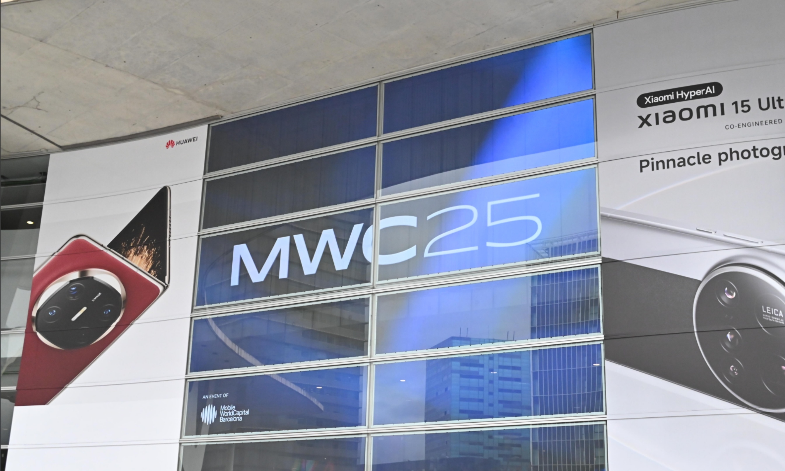 MWC上的AI狂潮：云手机火了，“完全体”AI手机呼之欲出？