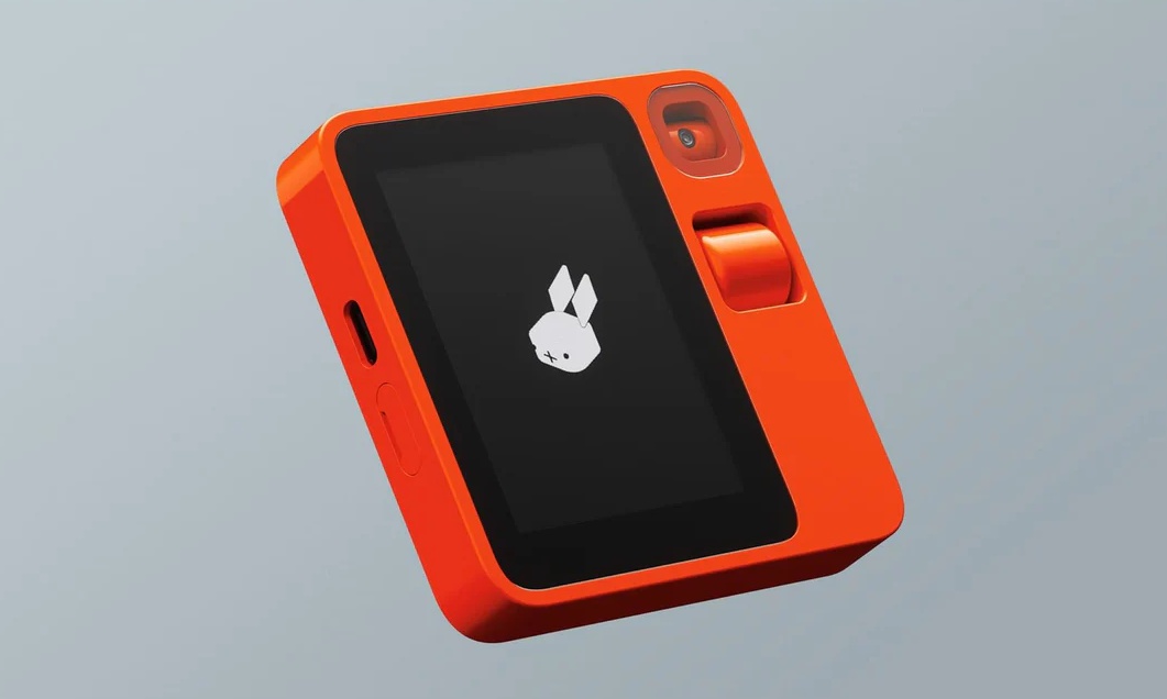 AI硬件先驱要凉了？CES明星Rabbit被爆欠薪，只因步子迈得太大？