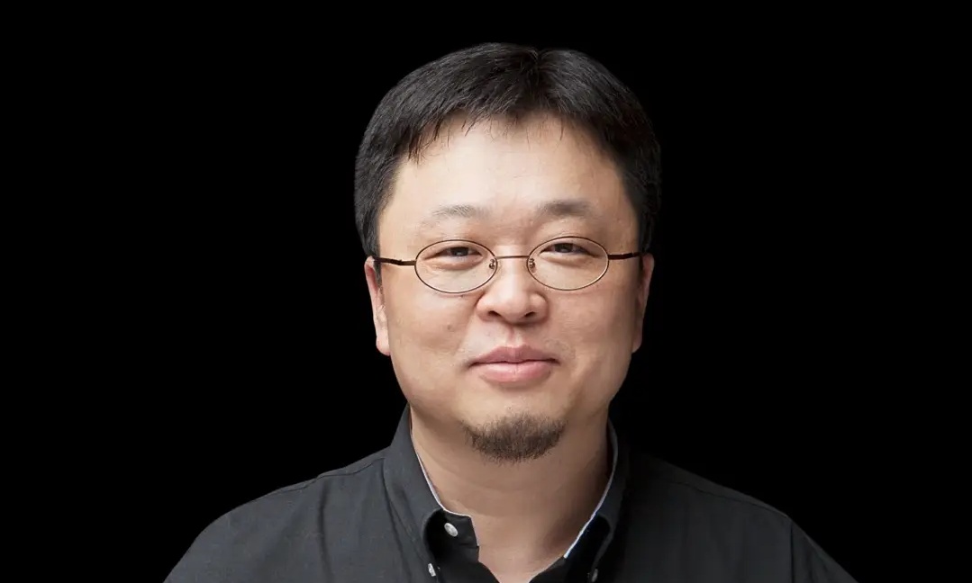 罗永浩开扒董宇辉收入：一年能赚二三十亿？全网惊呆！