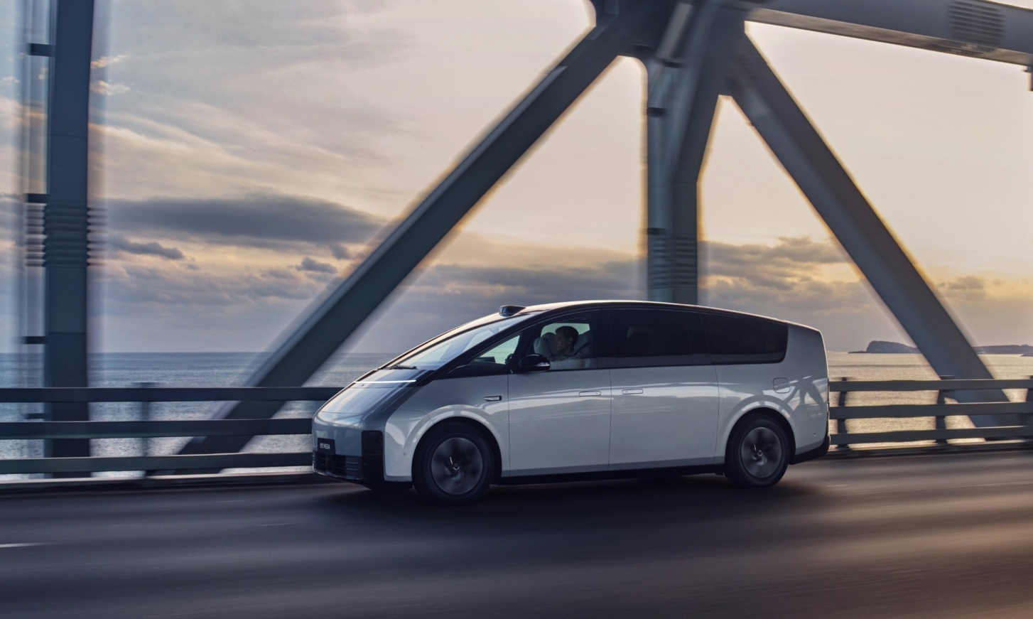 李想要反击的东西，正在毁掉中国汽车市场